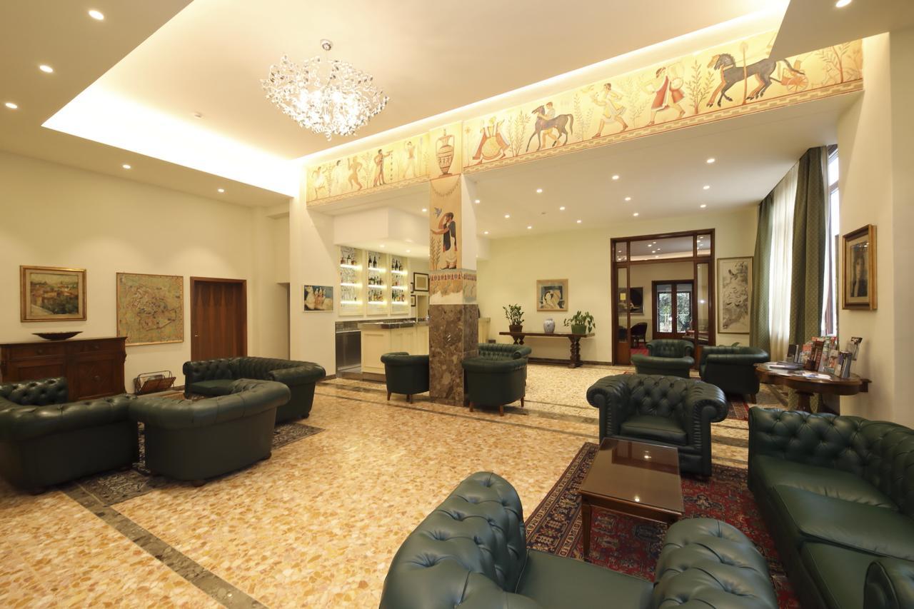 Hotel Moderno Siena Exterior photo
