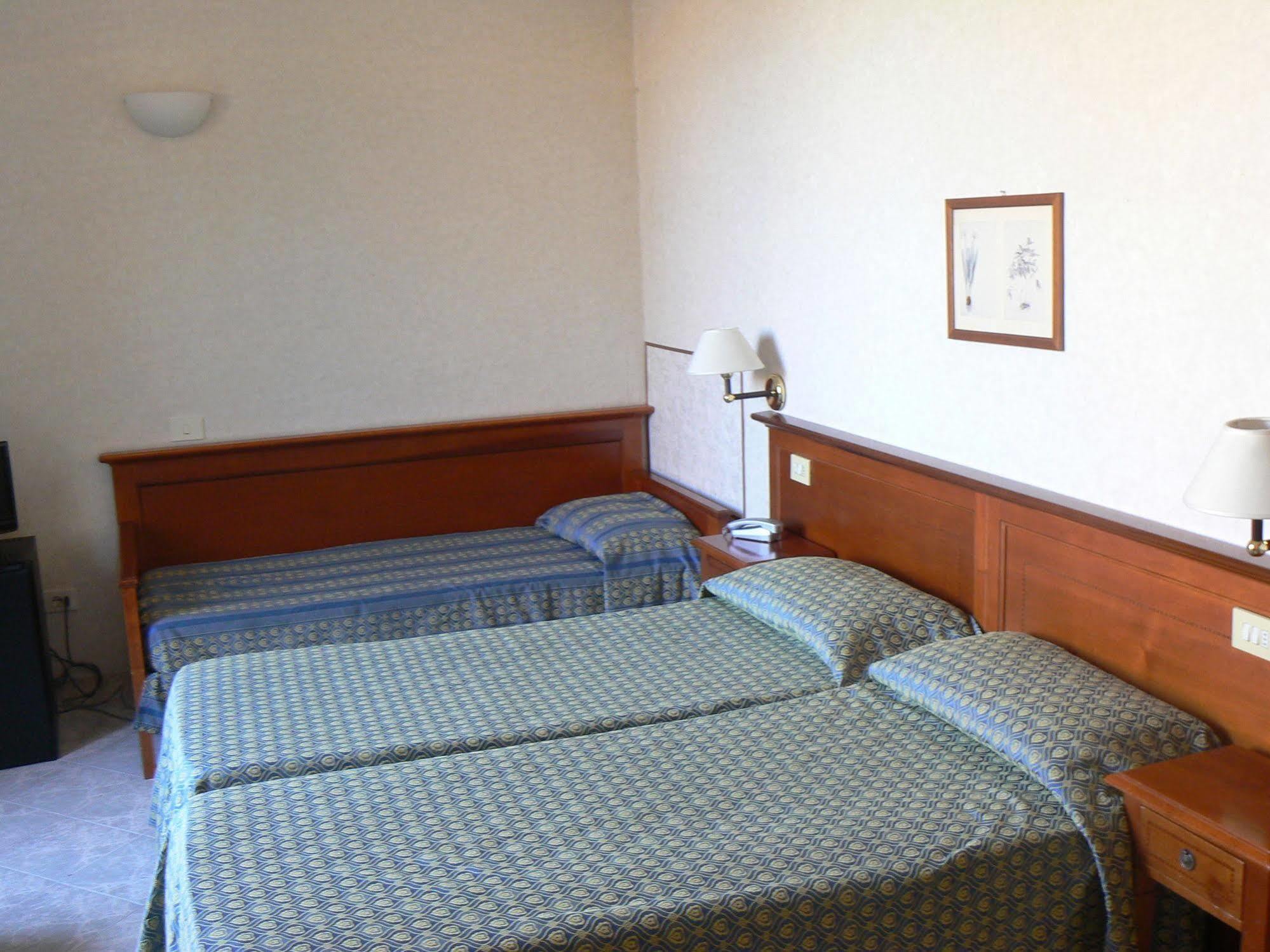Hotel Moderno Siena Exterior photo