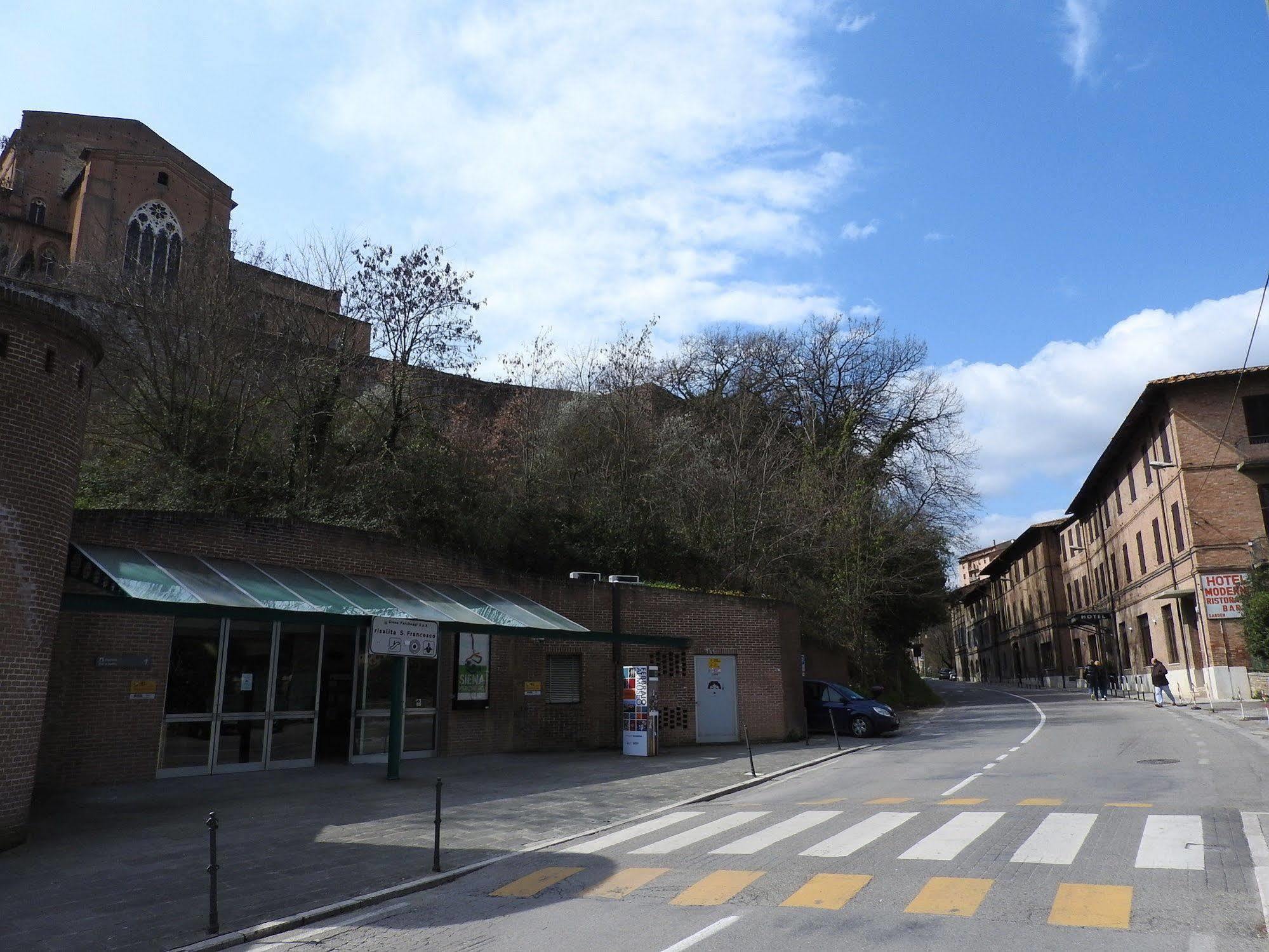 Hotel Moderno Siena Exterior photo