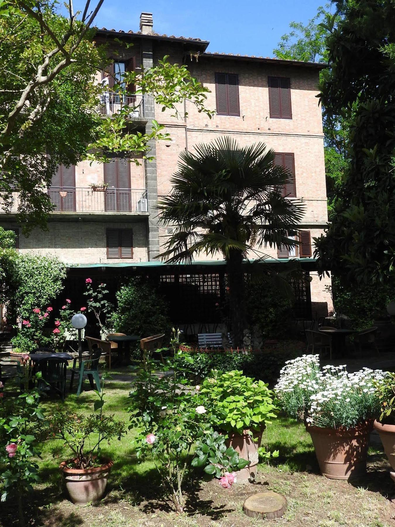 Hotel Moderno Siena Exterior photo