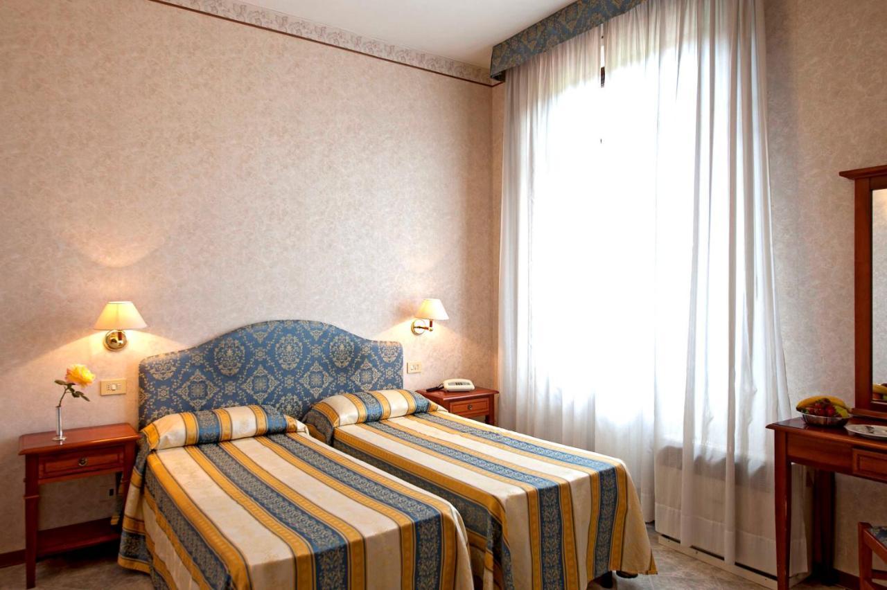 Hotel Moderno Siena Exterior photo