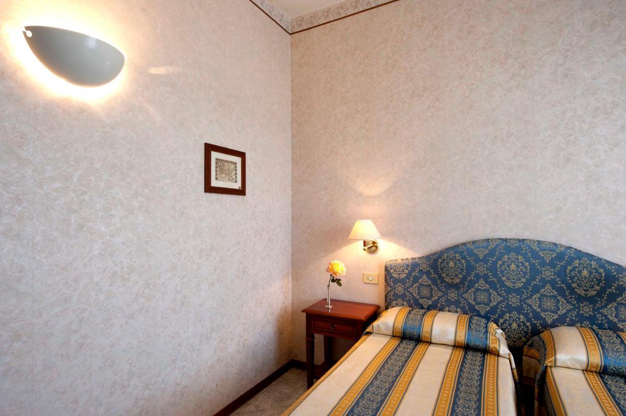 Hotel Moderno Siena Exterior photo